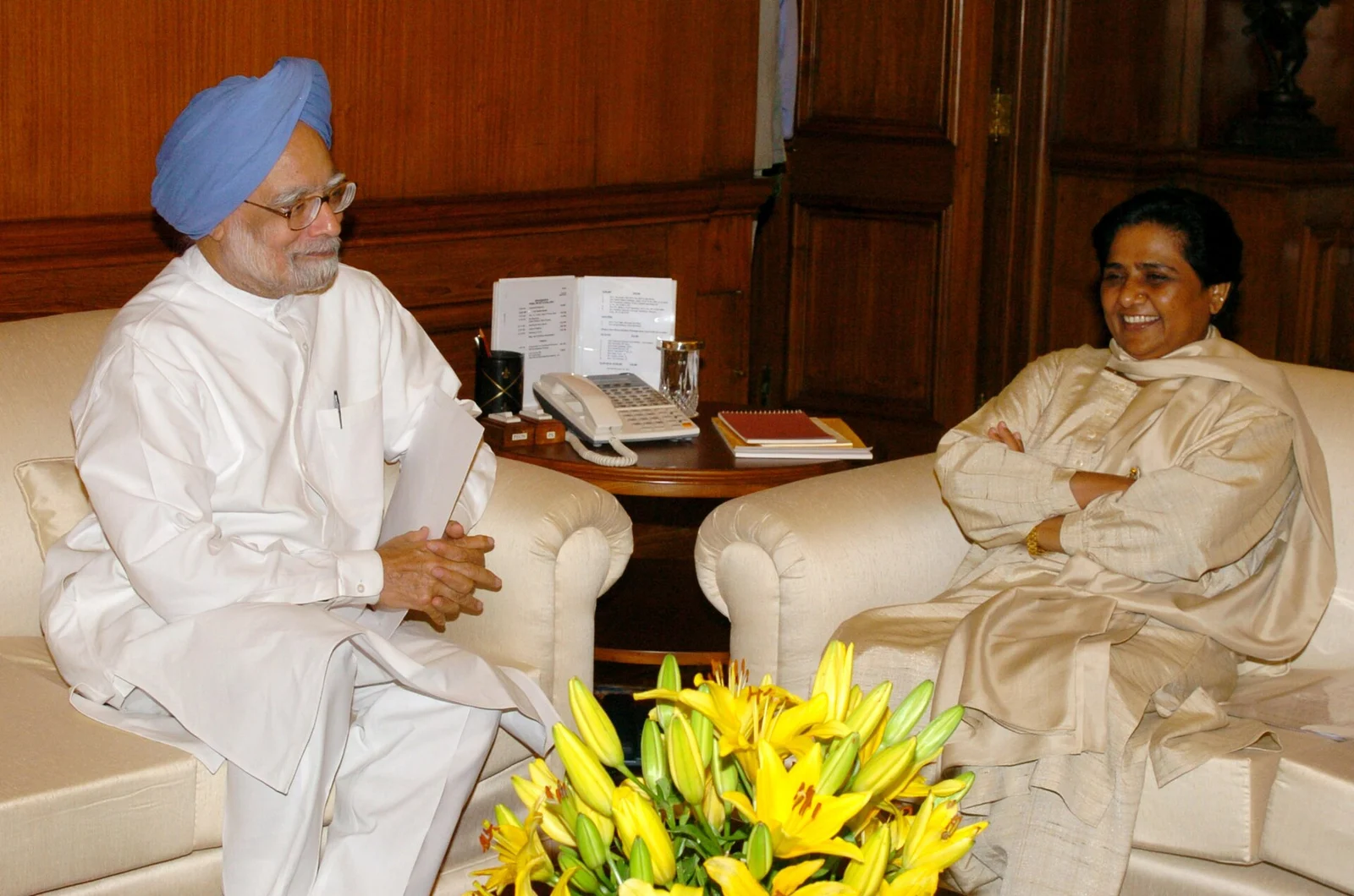 Mayawati meets Prime Minister Manmohan Singh in New Delhi on 20 July 2007.